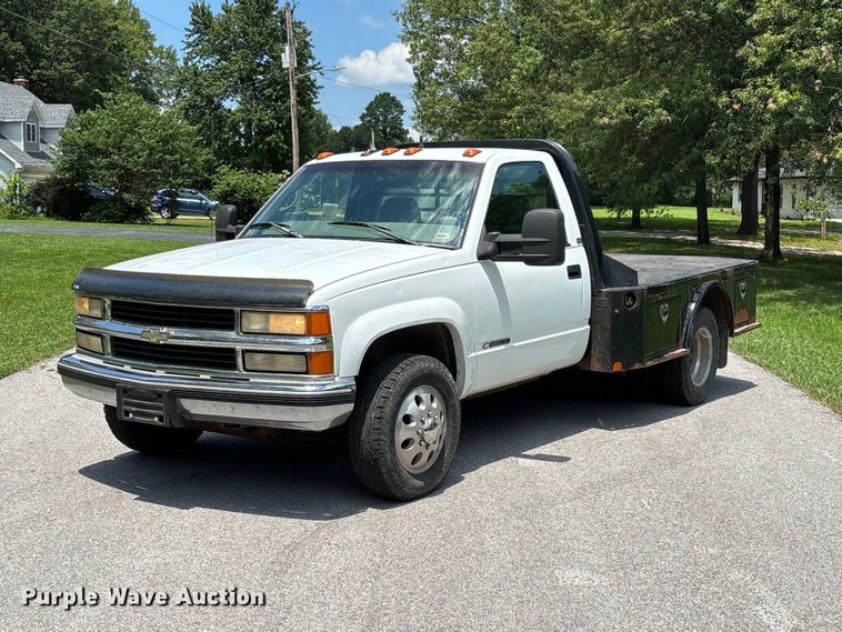 1997 Chevrolet Silverado 3500 flatbed pickup truck - FG0525