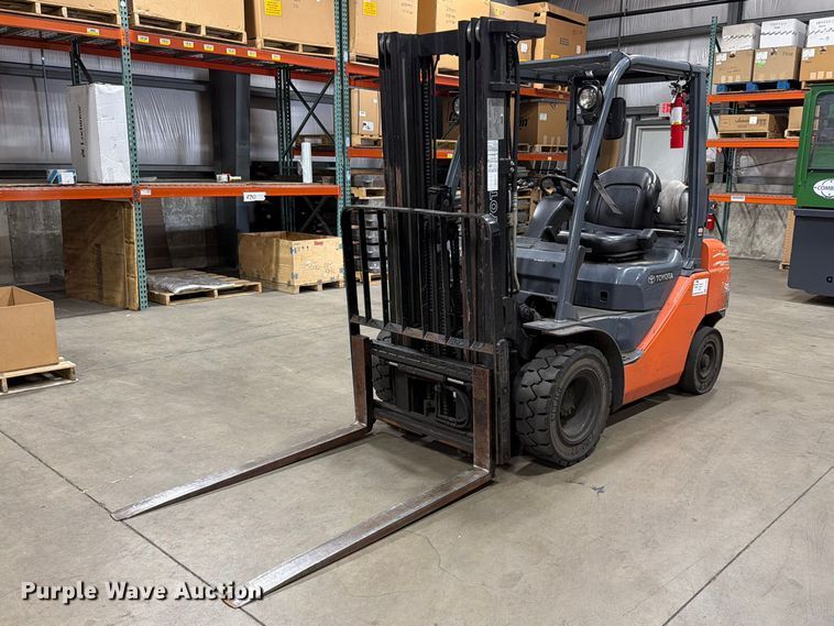 2010 Toyota 8FGU25 forklift - FI1006