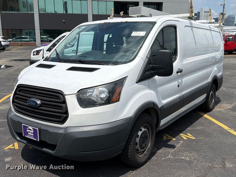 2017 Ford Transit 150 van - FI1007