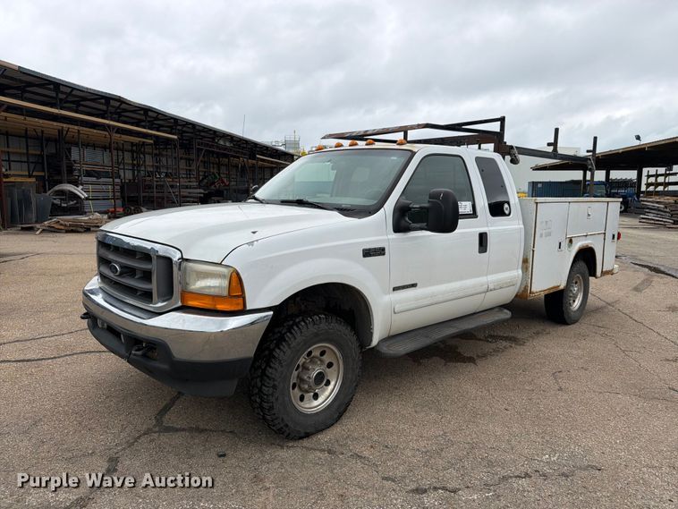 2001 Ford F250 Super Duty XL Ext. Cab utility bed pickup truck - FK3101