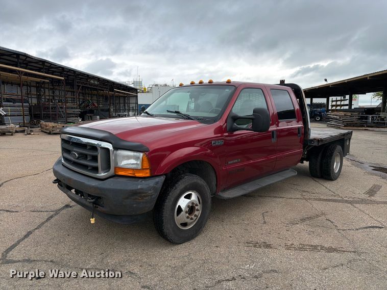 2001 Ford F350 Super Duty Crew Cab flatbed pickup truck - FK3102