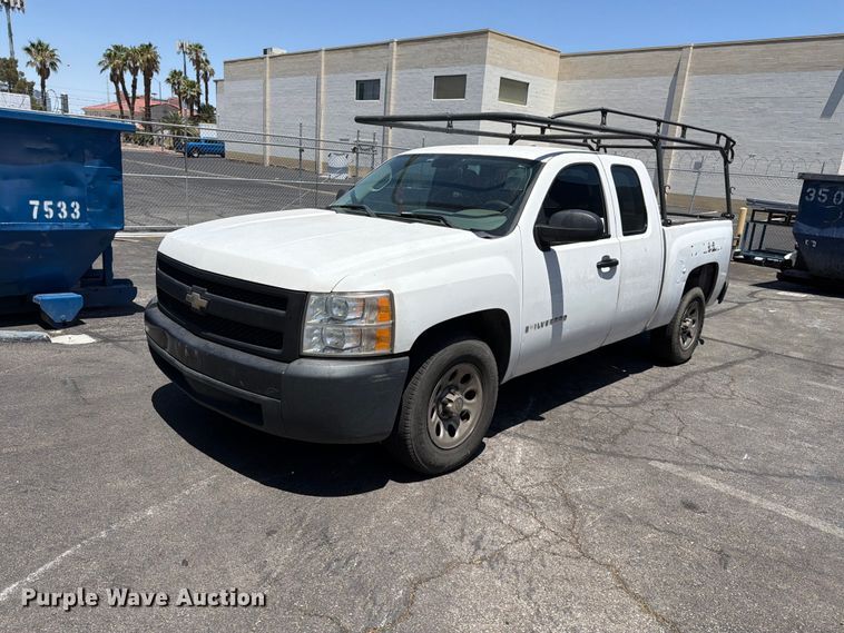 2007 Chevrolet Silverado 1500 Ext. Cab pickup truck - FK4536