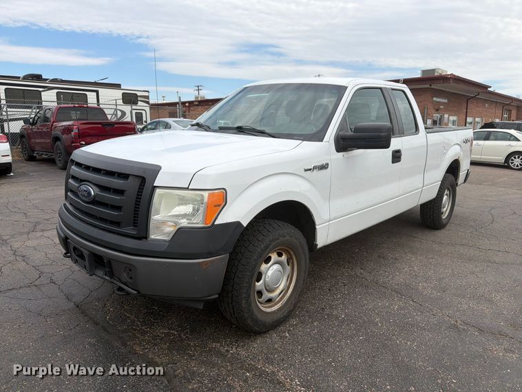 2012 Ford F150 Ext. Cab pickup truck - FM7553