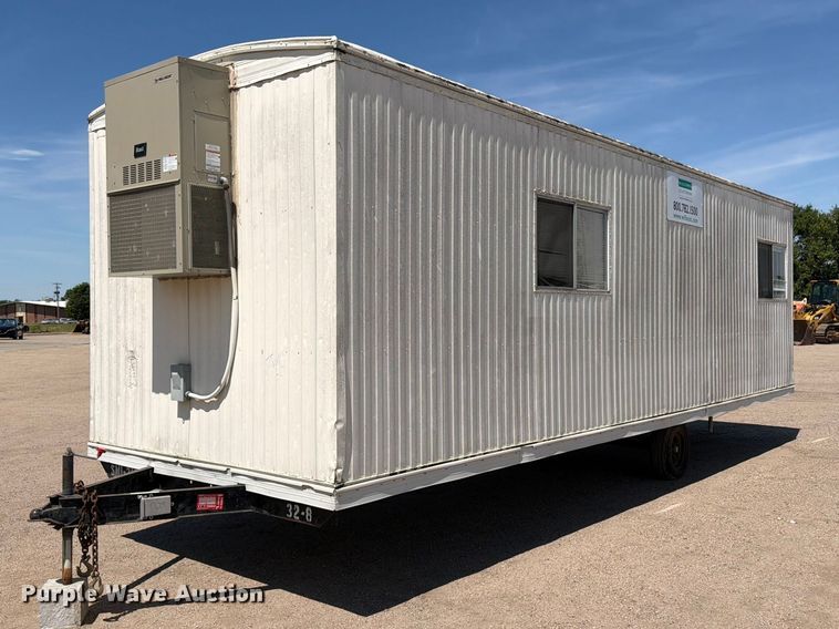 1995 Miller 832 mobile office - NJ9049