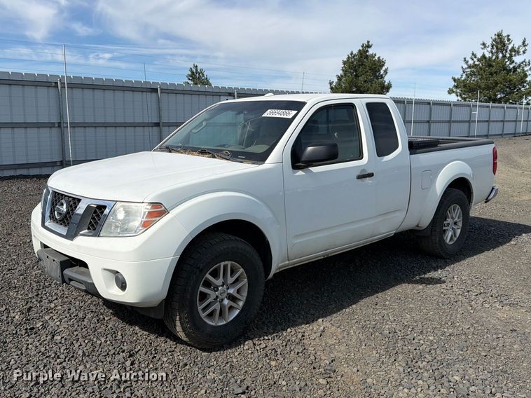 2015 Nissan Frontier Ext. Cab pickup truck - YA3799
