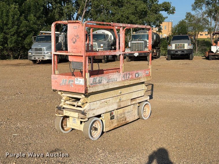 Lightweight コンパクトビューゲル シュバルツエディション 中古 JLG Scissor or Vertical Lift For Sale | Purple Wave Auction