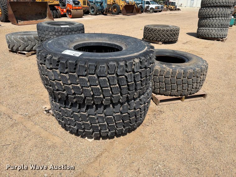 Unicure (3) Unicure 20.5R25 tires - DQ0058
