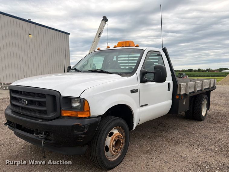 2001 Ford F450 Super Duty flatbed truck - DQ7871