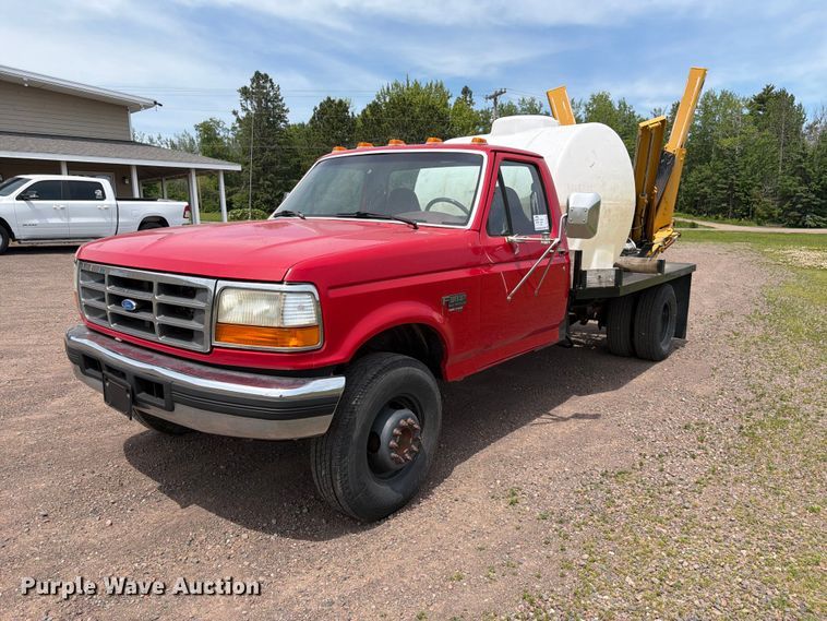 1996 Ford F450 Super Duty flatbed truck - DQ7932