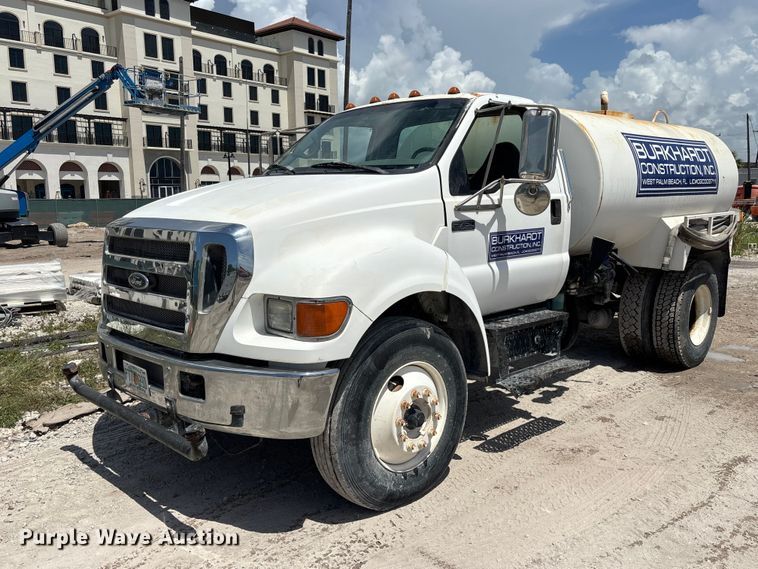 2006 Ford F750 Super Duty tank truck - DU6319