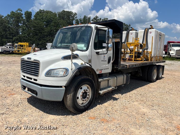 2014 Freightliner M2106 flatbed truck - DU6327