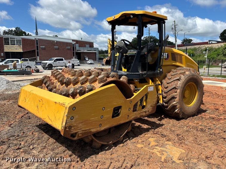 2022 Caterpillar CP11 GC single drum vibratory roller - DU6362