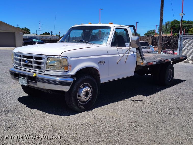 1997 Ford F450 Super Duty flatbed truck - ED0164