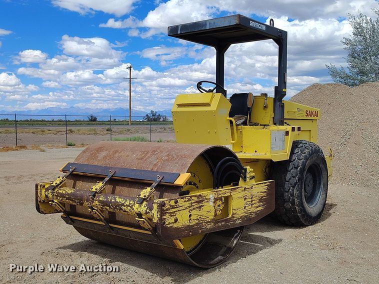 1995 Sakai SV70D single drum vibratory roller - ED0175