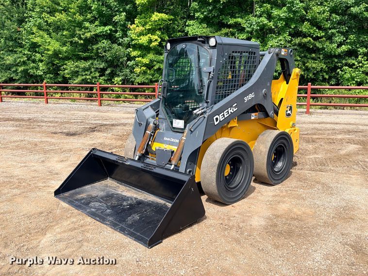 2018 John Deere 318G skid steer loader - ED5410