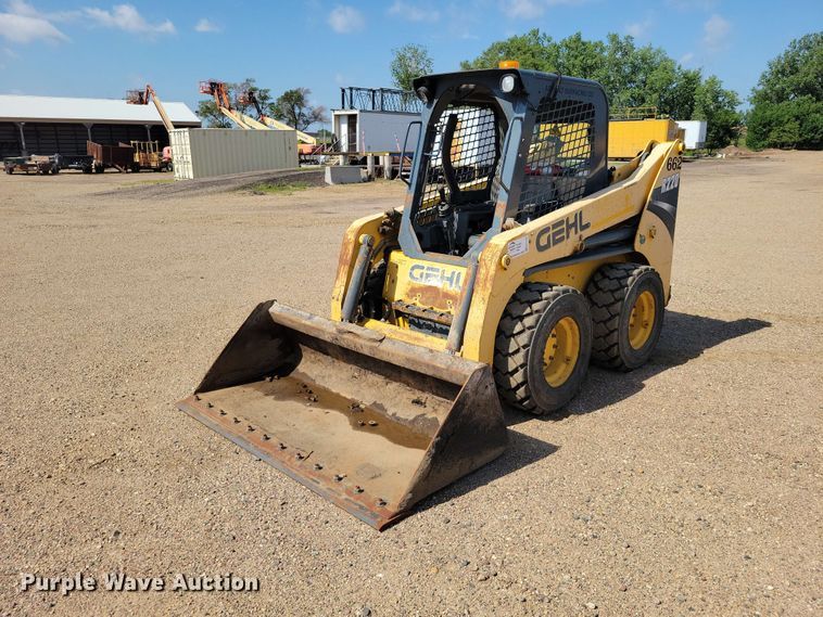 2016 Gehl R220 skid steer loader - EE1100