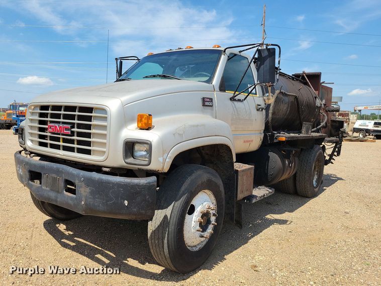 2001 GMC C6500 oil distributor truck - EE1156