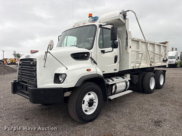 2014 Freightliner 114SD dump truck - EG9213