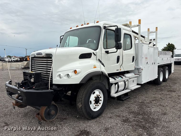 2012 Freightliner Business Class M2 Crew Cab utility / service truck - EG9217