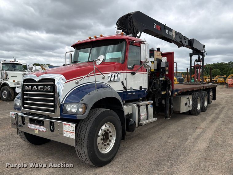 2017 Mack GU713 crane truck - EM0129