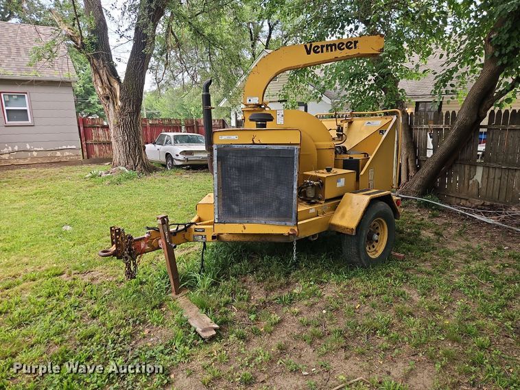 2000 Vermeer BC1230A wood chipper - EO8551