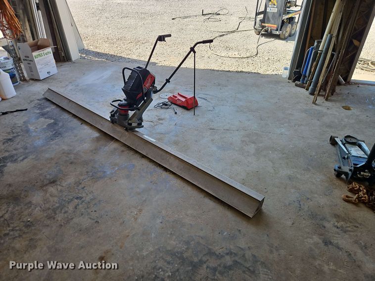 Milwaukee power screed - EO8563