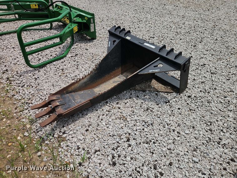 Blue Diamond skid steer stump bucket - EO8588