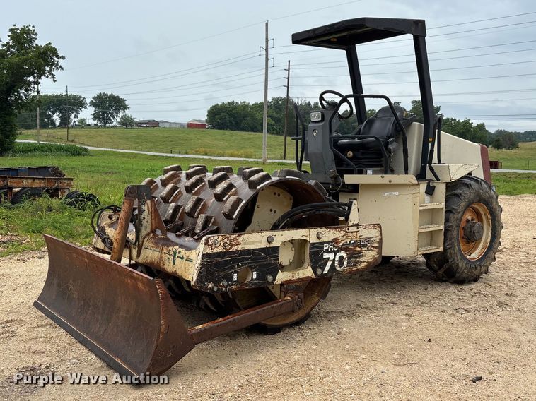 2002 Ingersoll Rand SD-70F Pro Pac single drum padfoot vibratory roller compactor - ER3059