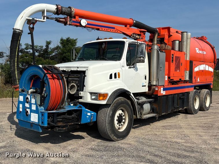2007 Sterling L7500 hydrovac truck - ER3072