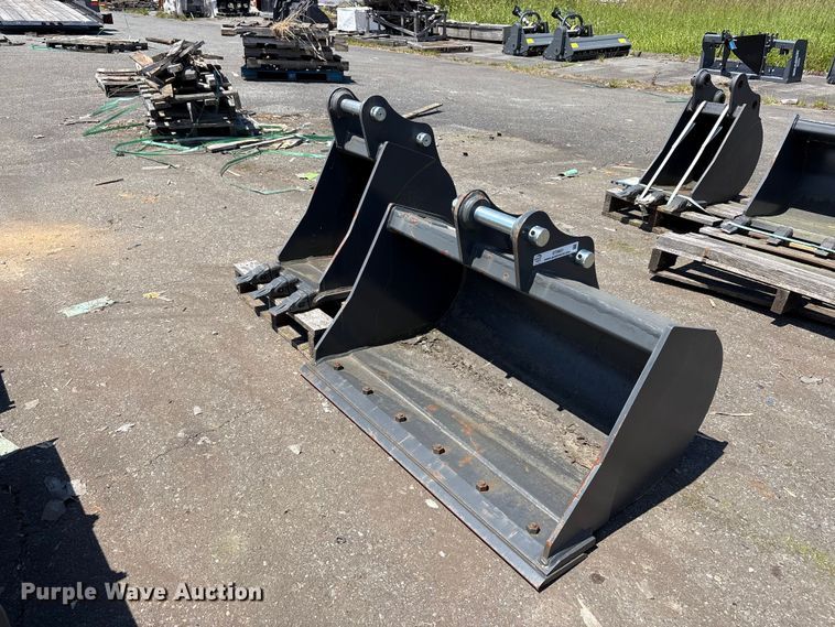 (2) CNH Industrial CNH33.37 excavator buckets - ET0651