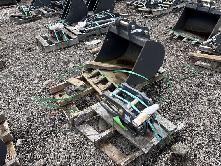Excavator attachment - ET0686