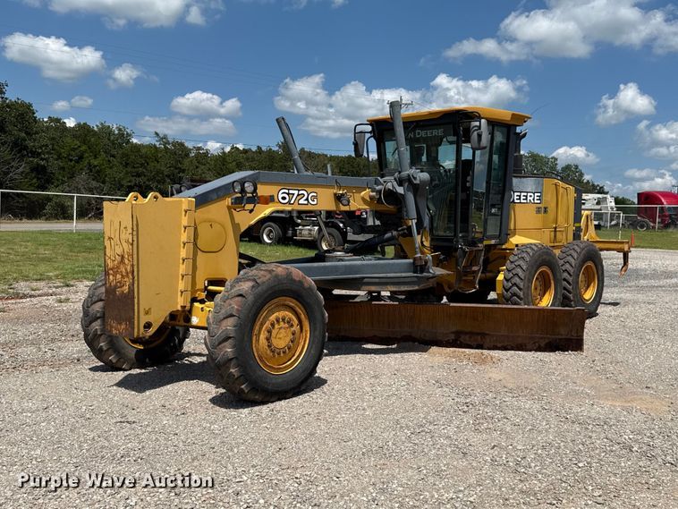 2010 John Deere 672G motor grader - ET6447