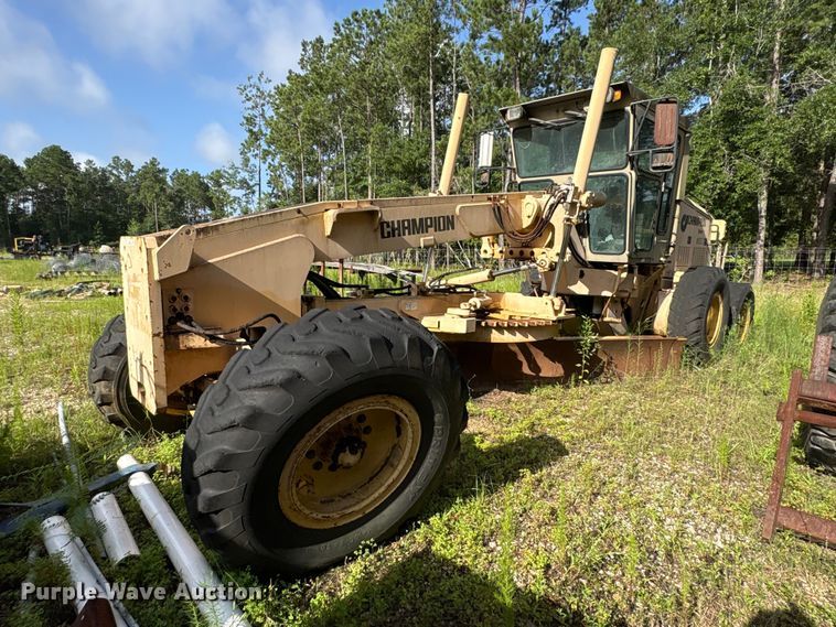 1999 Champion 720A motor grader - EU0682