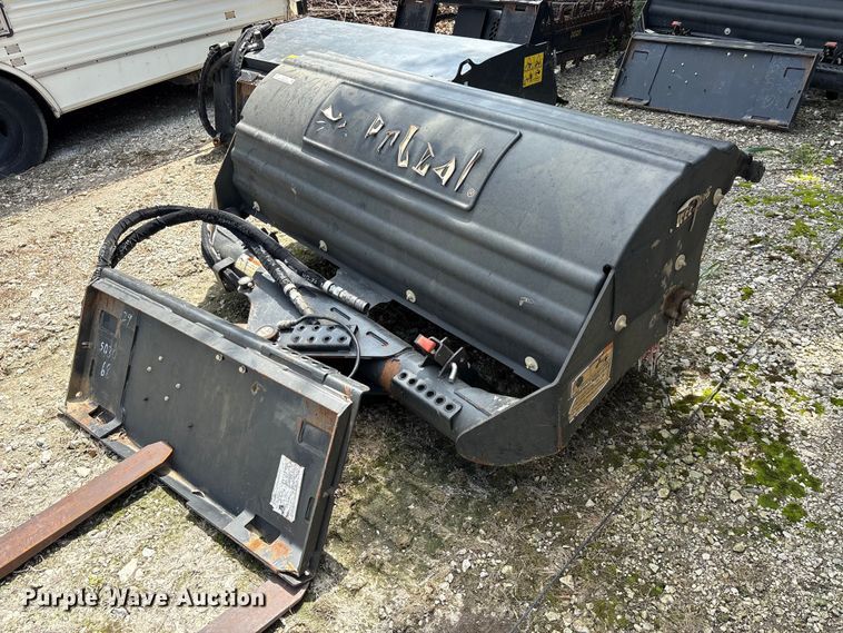 2024 Bobcat 68 angle broom skid steer broom - EU5754