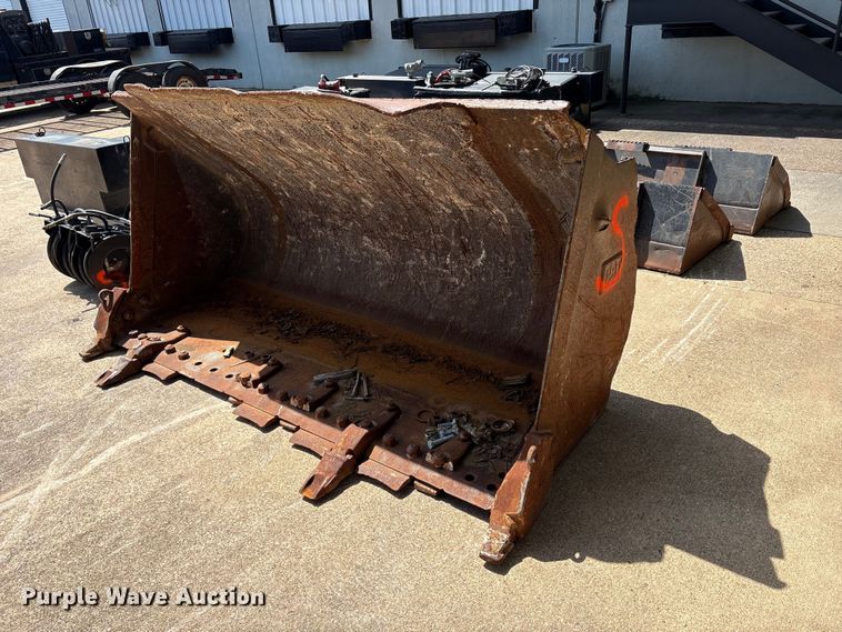 Caterpillar 963 track loader bucket - EU5770