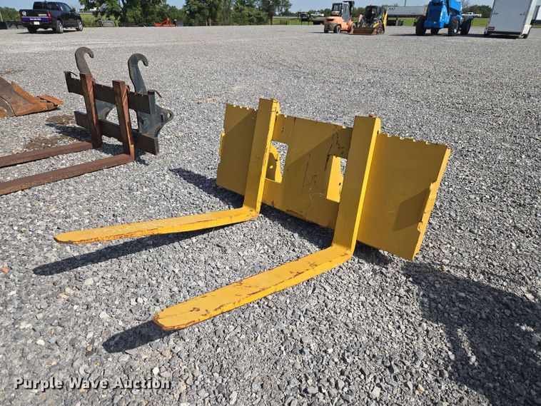 Caterpillar backhoe forks - EW0381