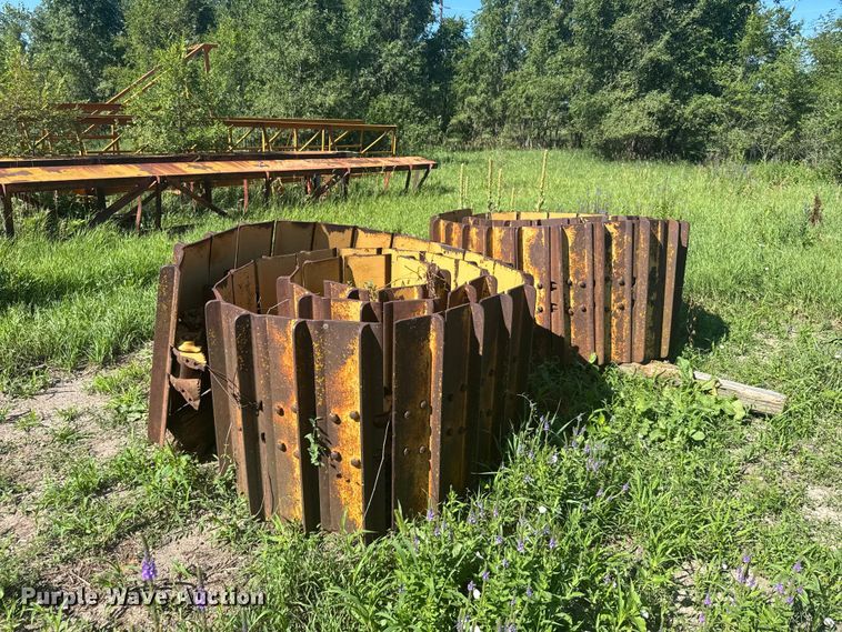 Caterpillar tracks - EW4978