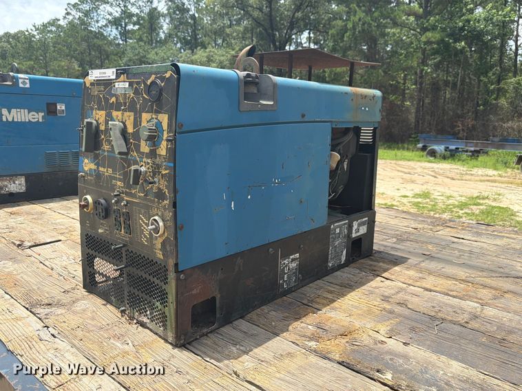 Miller Bobcat 225 welder - EX3008