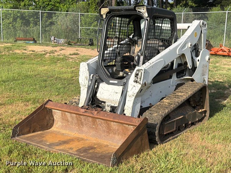 2019 Bobcat T650 tracked skid steer loader - FB8236