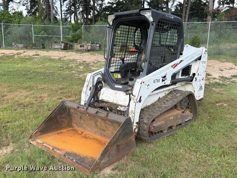 2019 Bobcat T450 tracked skid steer loader - FB8238