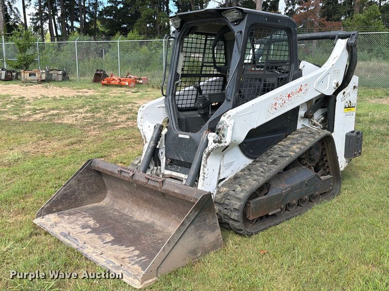 2022 Bobcat T66 tracked skid steer loader - FB8249