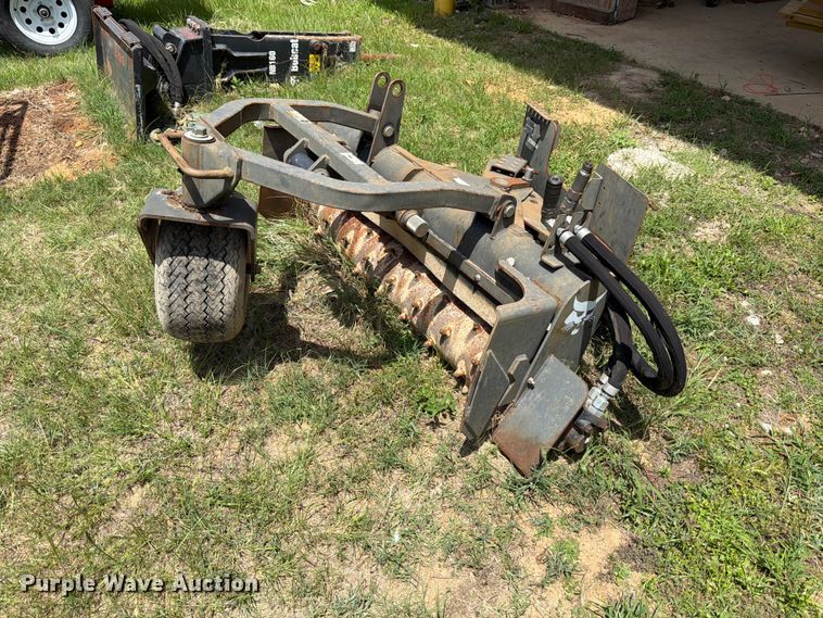 2072 Bobcat 48SCM skid steer soil conditioner - FB8251
