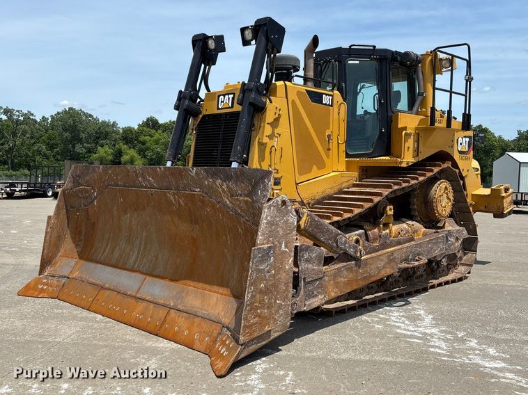 2018 Caterpillar D8T dozer - FC1695