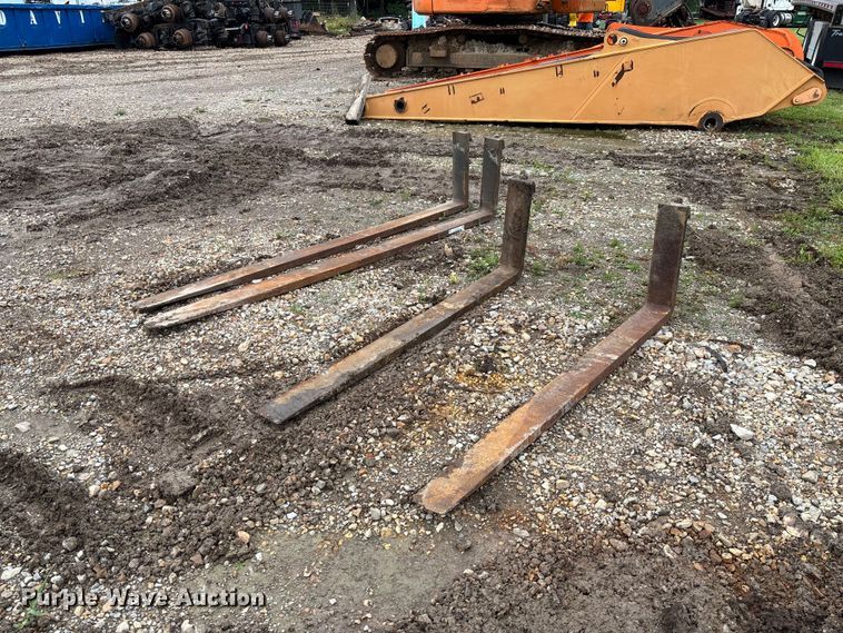 (2) sets of wheel loader forks - FC1753