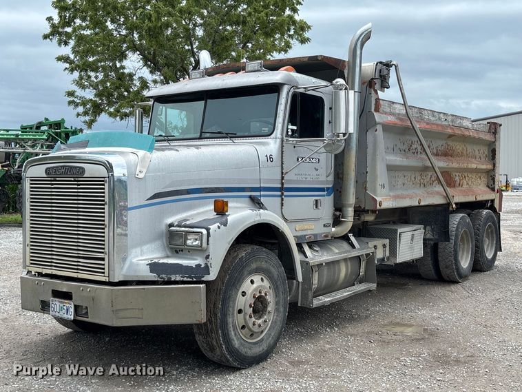 1993 Freightliner FLD120 dump truck - FC1757