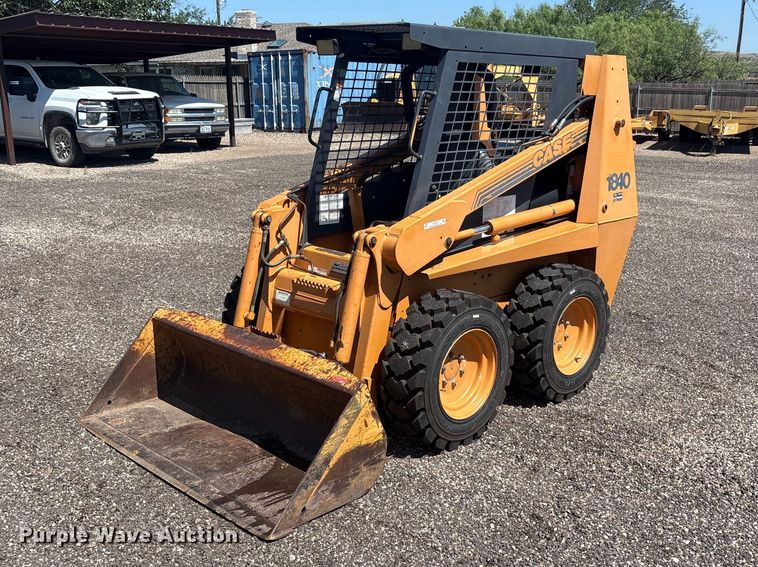 2000 Case 1840 skid steer loader - FC2454