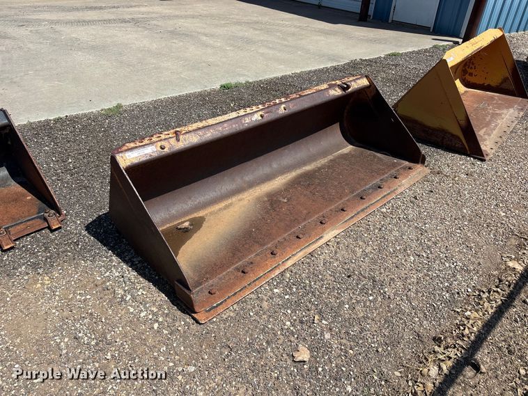 Case skid steer bucket - FC2467