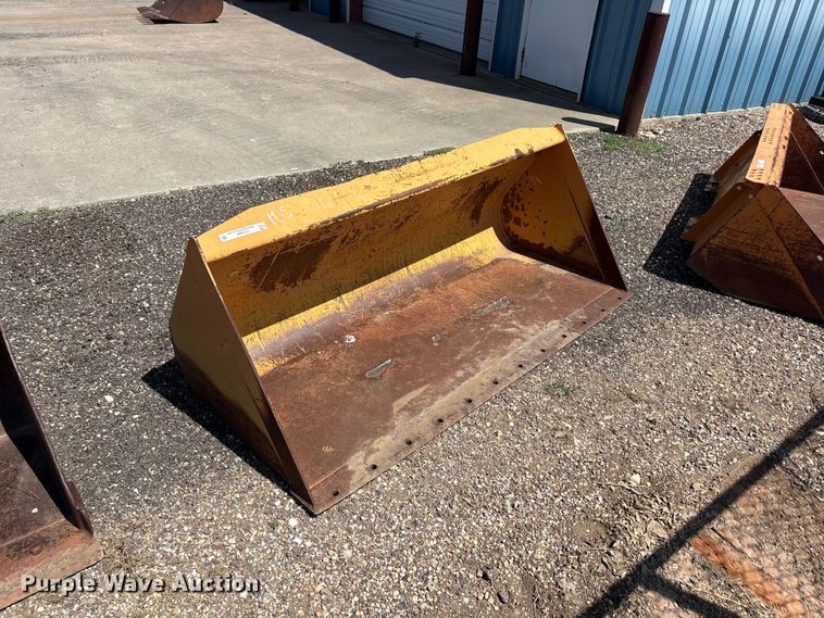 Case skid steer bucket - FC2468