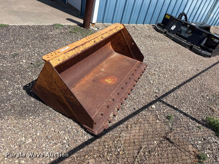 Case skid steer bucket - FC2469