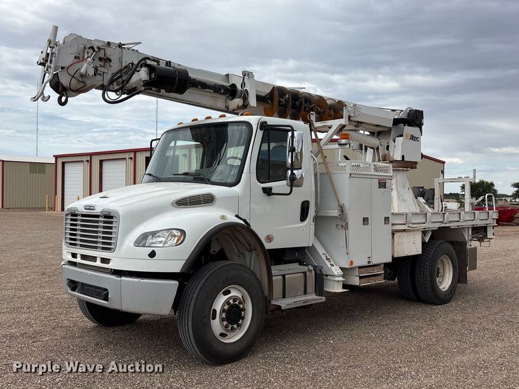 2013 Freightliner Business Class M2 digger derrick truck - FC2475